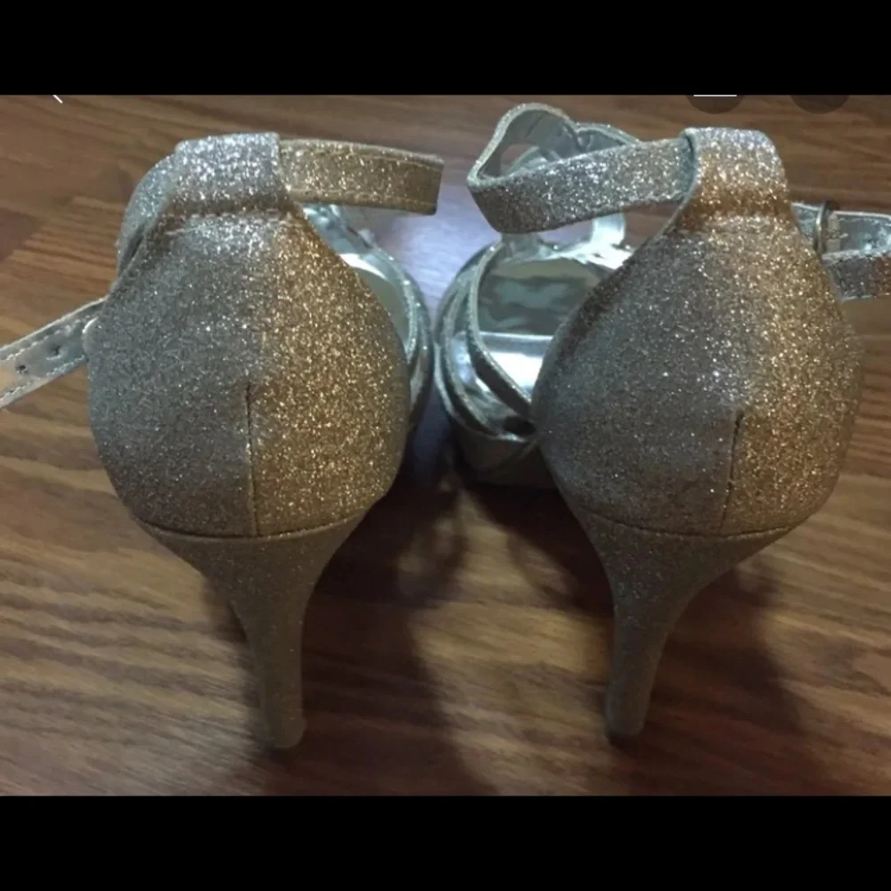 Heels - Picture 3 of 5